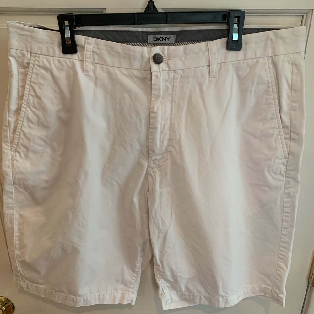Men’s DKNY White Shorts Size 38